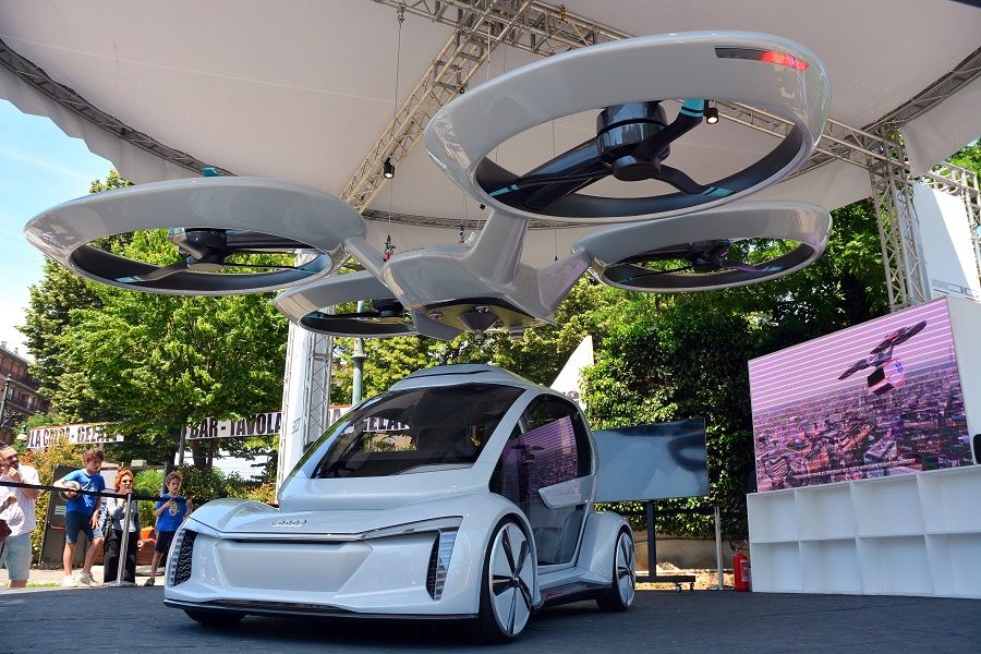 летающих автомобилей