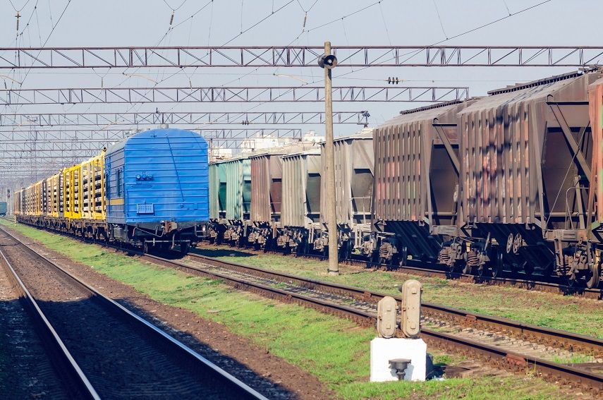 Грузопотоки на Свердловской магистрали